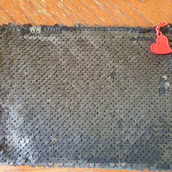 Ipsy Betty Boop Sequin Bag -Free W/ Regular Sale - Picture 3 of 4